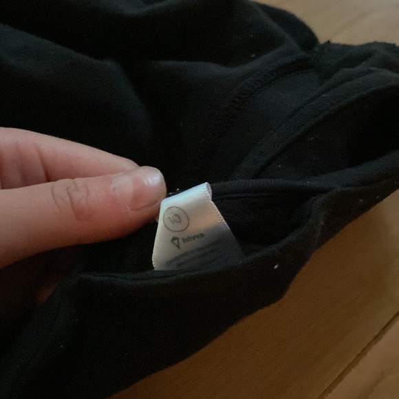 Girls black Ivivva capris - Picture 2 of 3